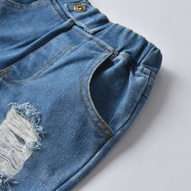 Children’s fashion hole jeans