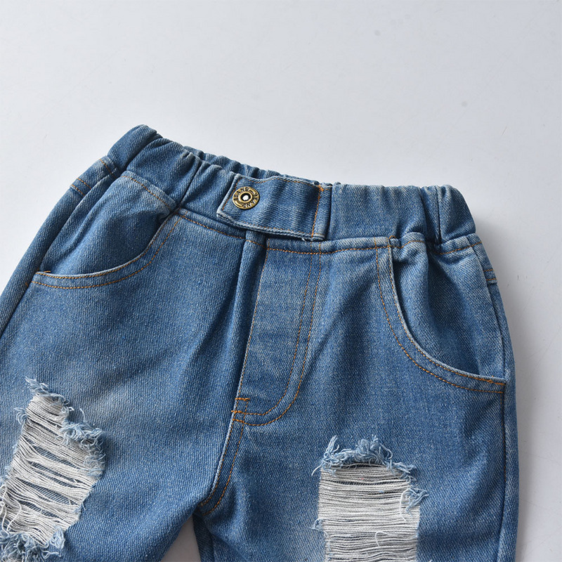 Children’s fashion hole jeans