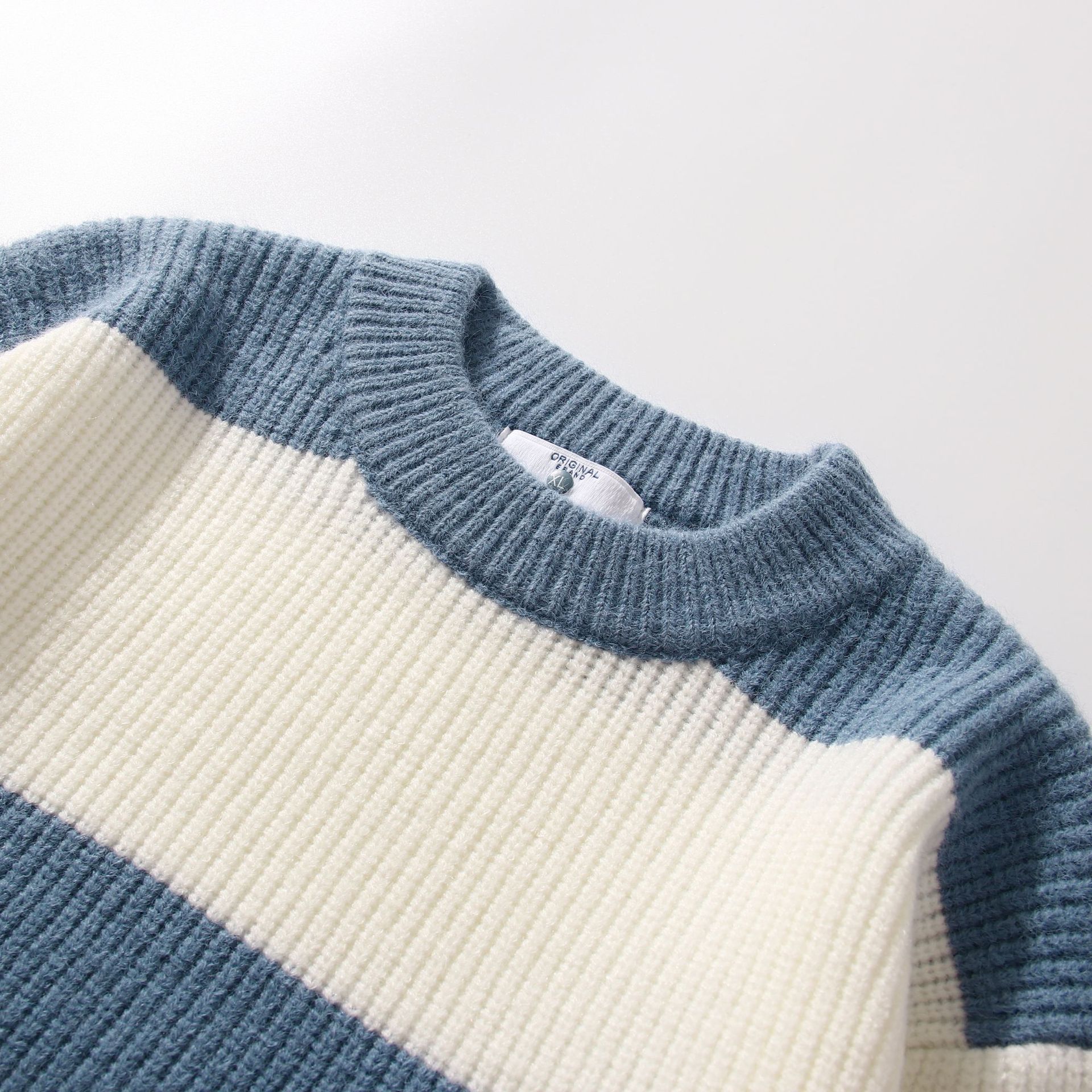 Men’s knitted sweater clashing color patchwork stripes