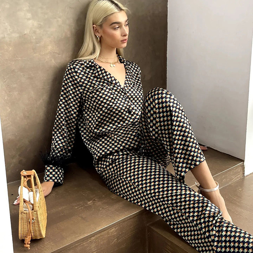 Long-sleeved pajamas printed checkerboard shirt pants